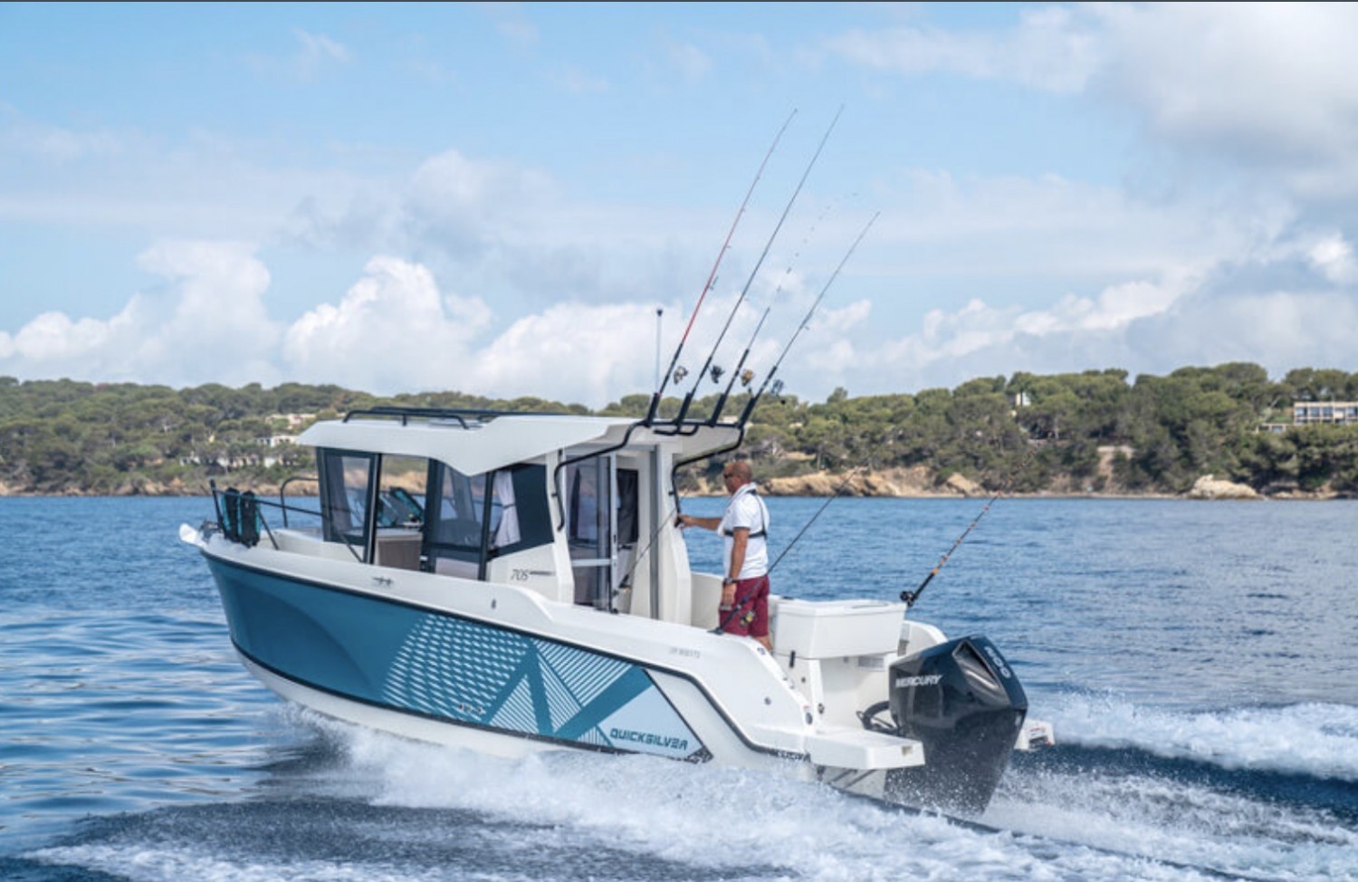 slider 1 Quicksilver Activ 705 Pilothouse